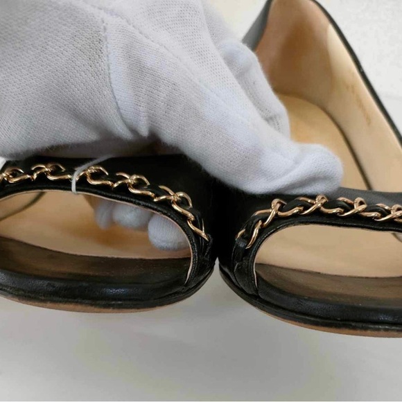Chanel Leather Pumps Open Toe.Interlocking CC logo and gold chain link accent. - Picture 7 of 17